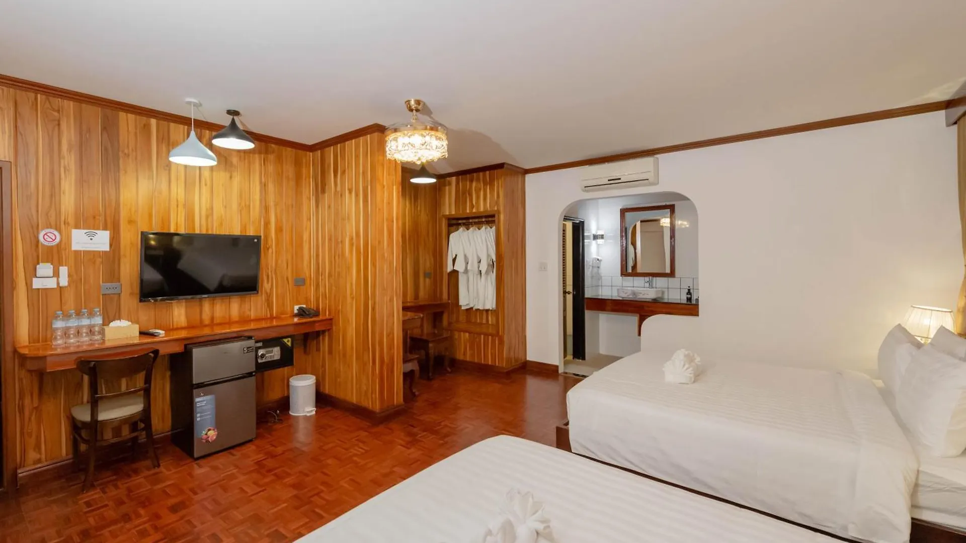 Luangprabang Center Hotel 琅勃拉邦