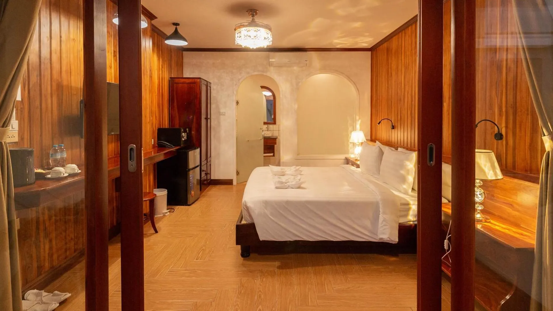 Luangprabang Center Hotel 4*, 琅勃拉邦