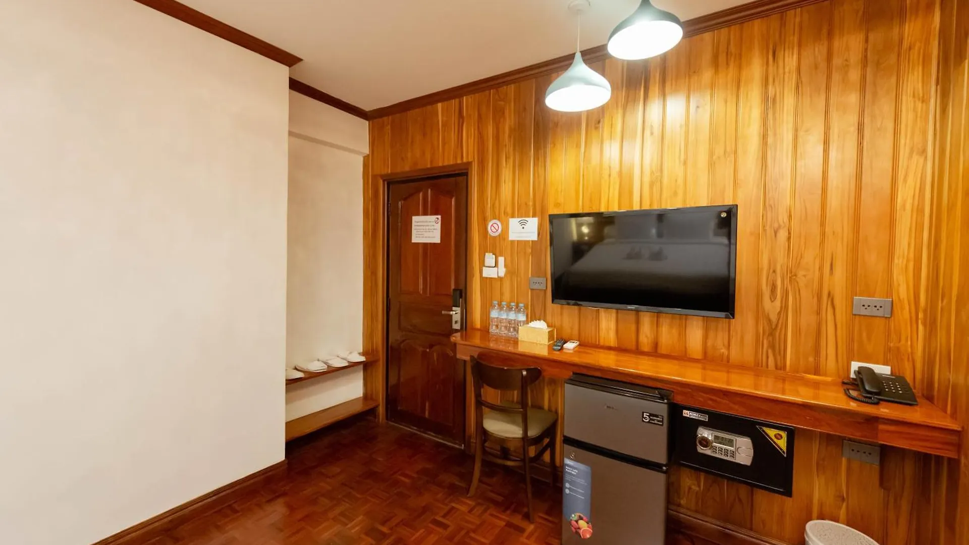 Luangprabang Center Hotel 琅勃拉邦